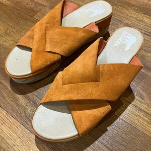Sorel Cameron Flatform Mule sandals in Desert Sun/Gum suede size 9.5
